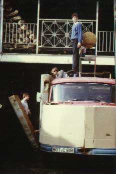 Karneval 1990 - Ein Karnevalswagen wird gebaut