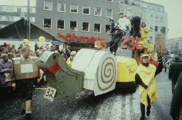 Karneval 1993 - Ulla und Markus bahnen den Weg fr die Schneckenpost